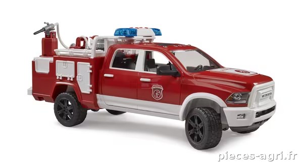 Camion de pompiers avec module L S RAM2500 vue 2