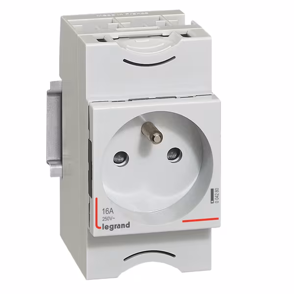 Prise de courant 10A/16A 250V · réf. LEG004280
