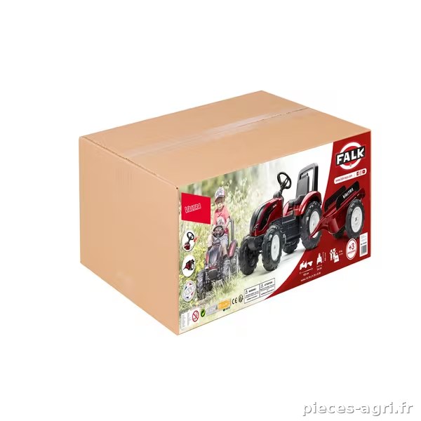 Tracteur Valtra avec remorque vue 2