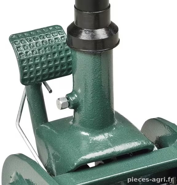 Livré sans roues pneumatiques C300NK vue 2