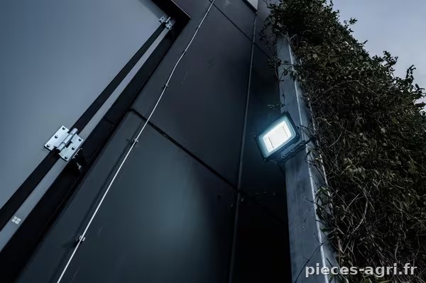 Eclairage LED JARO 14060 11500lm 100W vue 7