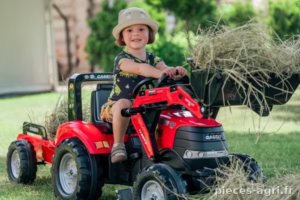 Tractopelle Case IH avec remorque vue 2